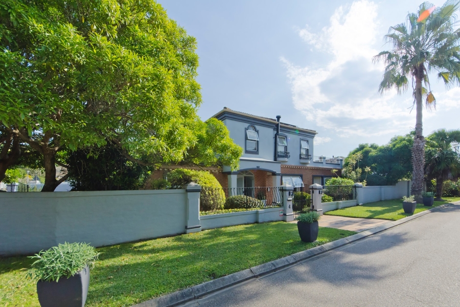 3 Bedroom Property for Sale in Leisure Isle Western Cape